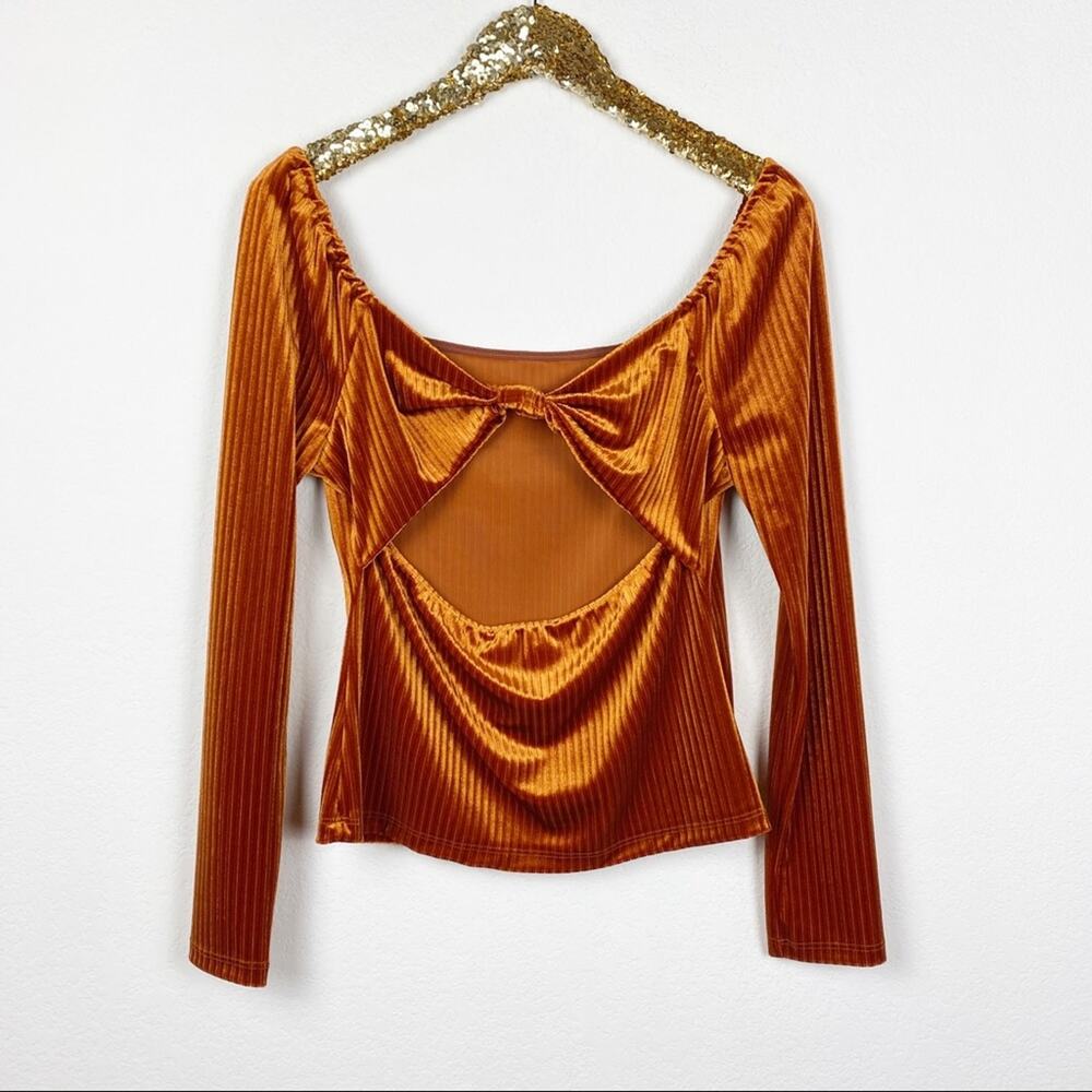 All In Favor • Long Sleeve Cutout Ribbed Top - Picture 2 of 12